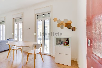 Apartamento T1 à venda na Travessa de São Bernardino, 19