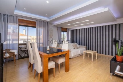 Apartamento T3 à venda na Praceta Alberto Pimentel, 5