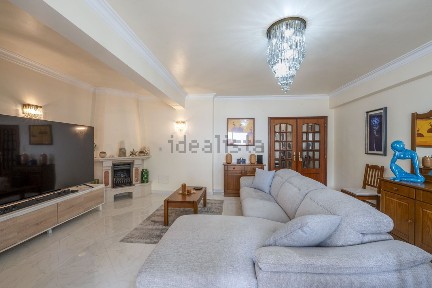Apartamento T3 à venda na 2605-086