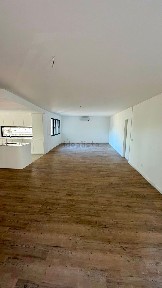 Apartamento T3 à venda na Rua Major Caldas Xavier, 41