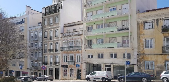 Apartamento T2 à venda na Rua de Arroios, 241
