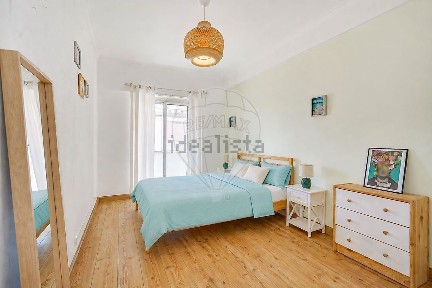 Apartamento T2 à venda na Rua do Bairro da Ama