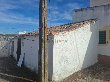 Moradia independente à venda em Giões
