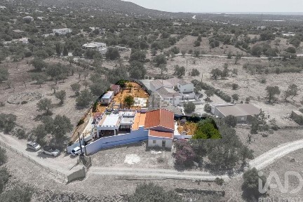 Moradia independente à venda em Estoi