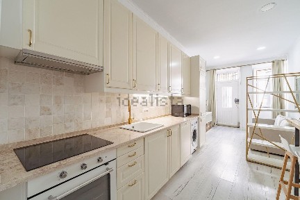 Apartamento T1 à venda na Rua das Taipas, 14