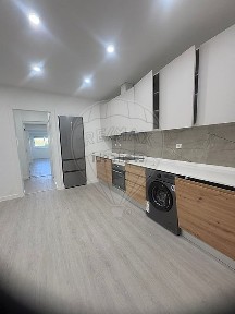 Apartamento T2 à venda na Rua General João de Almeida