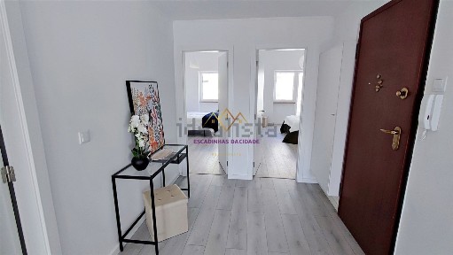 Apartamento T3 à venda na Rua República da Bolívia