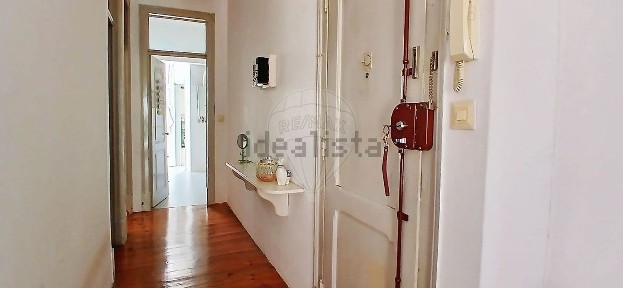 Apartamento T2 à venda na Rua Vítor Bastos