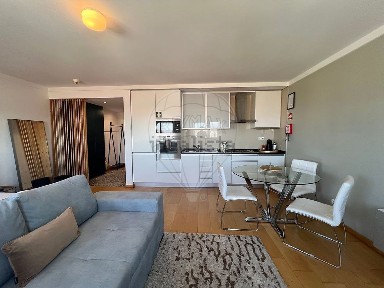 Apartamento T0 à venda na Avenida Dom João II