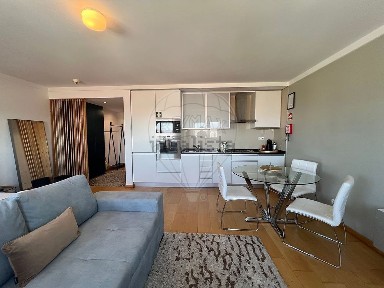 Apartamento T0 à venda na Avenida Dom João II