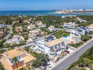 Ferragudo, Urbanizaçäo Vale da Azinhaga