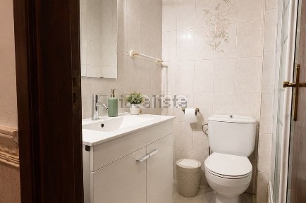 Apartamento T2 à venda na Rua Norton de Matos, 2