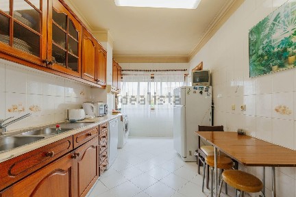 Apartamento T2 à venda no Alto dos Moinhos