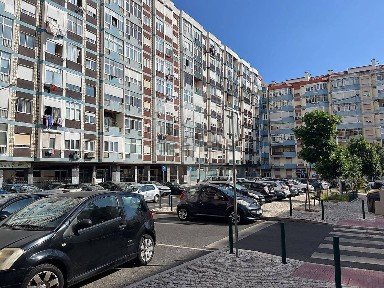 Apartamento T2 à venda na Rua Professor Doutor Virgílio Machado