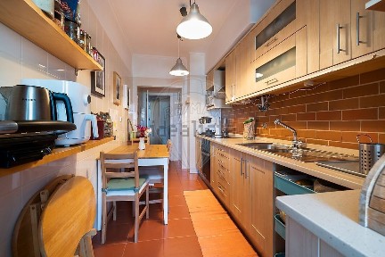 Apartamento T2 à venda na Avenida Carolina Michaelis