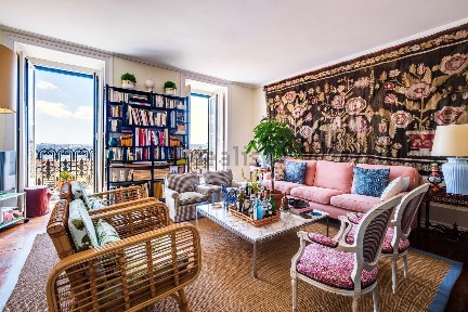 Apartamento T3 à venda na Chiado - Pç. de Camões