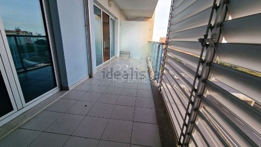 Apartamento T4 à venda na Rua Gomes de Brito