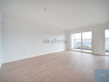 Apartamento T3 à venda no Largo Alto do Mocho, 36