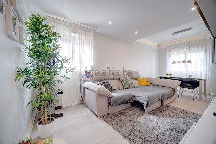 Apartamento T2 à venda na Rua António Aleixo, 12