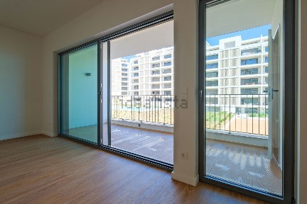 Apartamento T3 à venda na Rua Bernardo Marques, 10