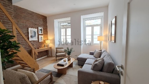 Apartamento T3 à venda na Rua Bernardim Ribeiro, 54
