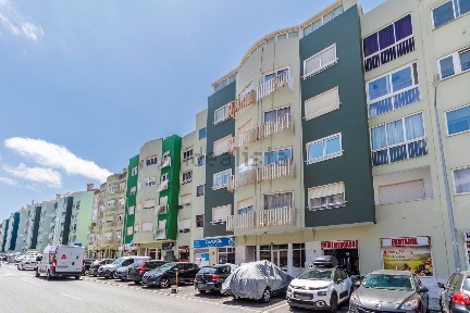 Apartamento T2 à venda na Estrada Marquês de Pombal, 93