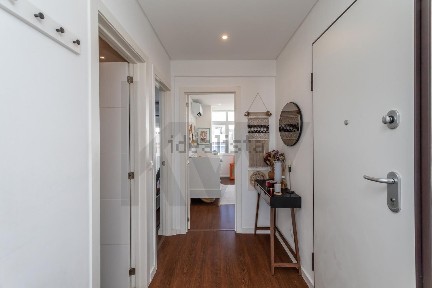 Apartamento T2 à venda na Rua José Osório de Oliveira, 6