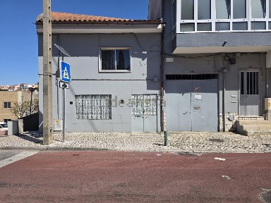 Apartamento T2 à venda na Avenida de Lisboa, 48
