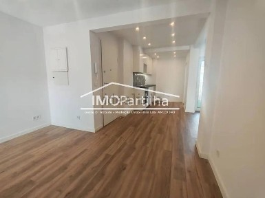 Apartamento T2 à venda na Rua Bastos Nunes