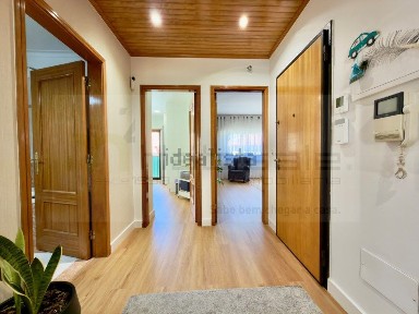 Apartamento T2 à venda na Rua Engenheiro Júlio Gomes da Silva