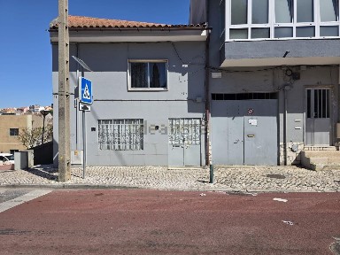 Apartamento T2 à venda na Avenida de Lisboa, 48