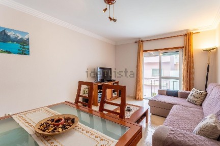 Apartamento T2 à venda na Rua Raúl Brandão, 11