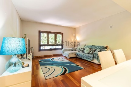 Apartamento T3 à venda na Rua Pulido Valente s/n
