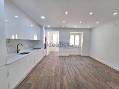 Apartamento T2 à venda em Falagueira-Venda Nova
