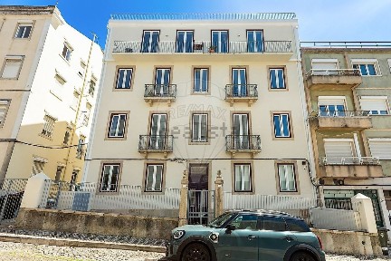 Apartamento T2 à venda na Calçada das Necessidades