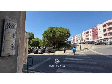 Apartamento T1 à venda na Rua Boca Lara