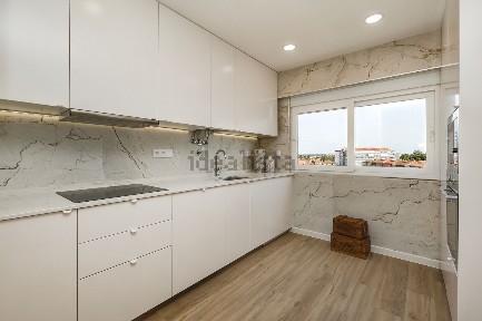 Apartamento T2 à venda na Linda-a-Velha