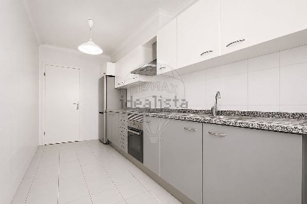 Apartamento T3 à venda em Quinta de São Clemente