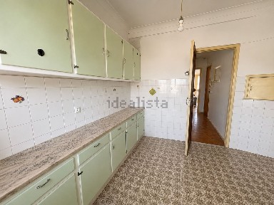 Apartamento T4 à venda na Praça Dom João I