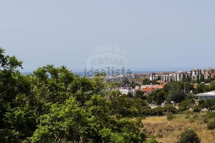 Apartamento T3 à venda na Rua Adriano José da Silva