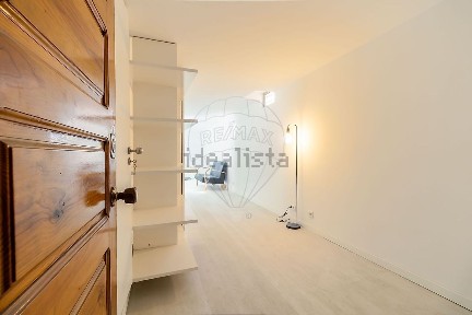 Apartamento T1 à venda na Rua Presidente Arriaga