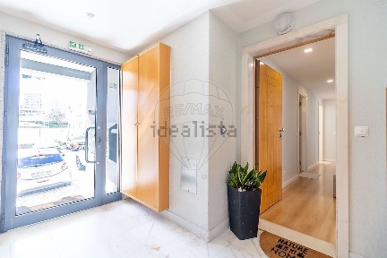 Apartamento T2 à venda na Rua Sebastião e Silva
