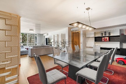 Apartamento T2 à venda no Monte Abraão