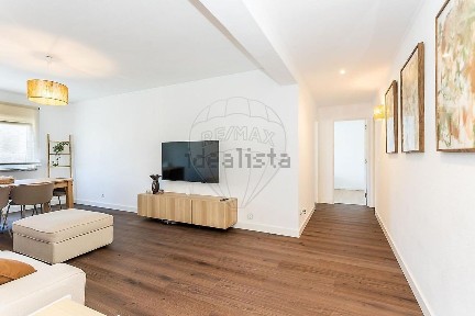 Apartamento T2 à venda na Praça Augusto Cabrita