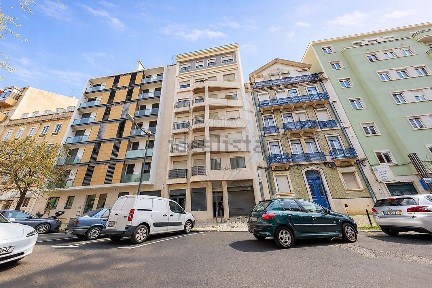 Apartamento T1 à venda na Rua José Estêvão