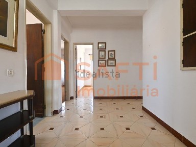 Apartamento T3 à venda na Praceta Cidade de Berna, 5