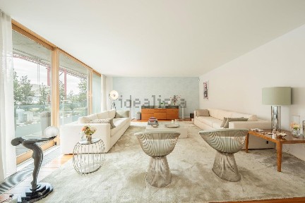 Apartamento T5 à venda na Travessa do Conde da Ponte, 37