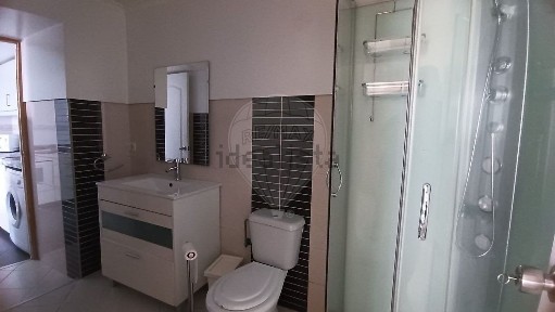 Arrendamento de apartamento T1 na Rua do Meio