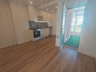 Apartamento T2 à venda na Rua Bastos Nunes
