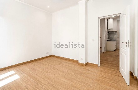 Apartamento T1 à venda na Rua Sabino de Sousa